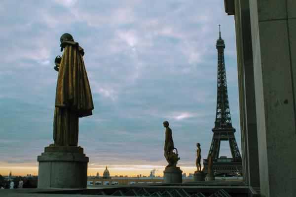 there are so many ways to capture a different moment at Trocadero.