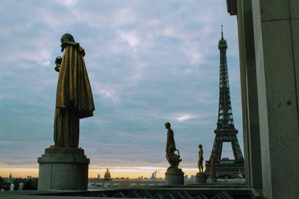 there are so many ways to capture a different moment at Trocadero.