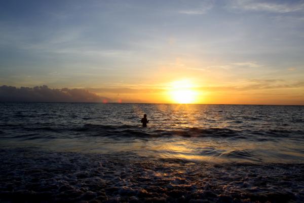 No hot water, but the sea was there. A long week-end in Atauro. Living by the sea.