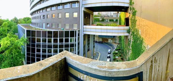 I get lost every time I walk here